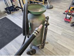 3oo Pound Sandblaster #196-06